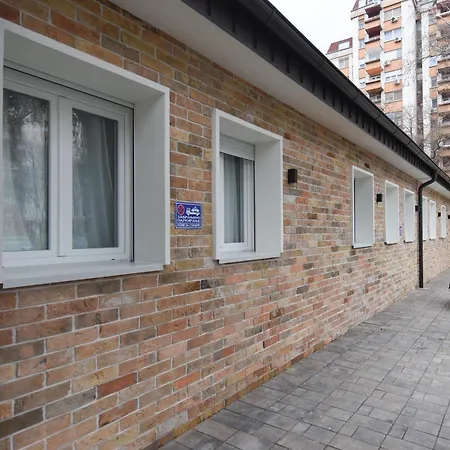 Iva Old Town Apartments Hotel