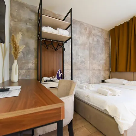 Iva Old Town Hotel 4*