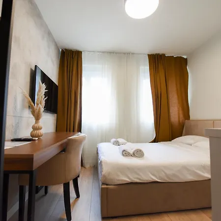 Iva Old Town Hotel 4*