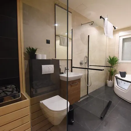 Iva Old Town Hotel 4*