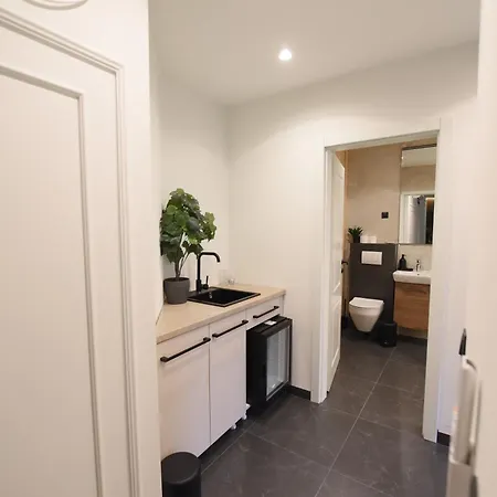 Hotel Iva Old Town 4*