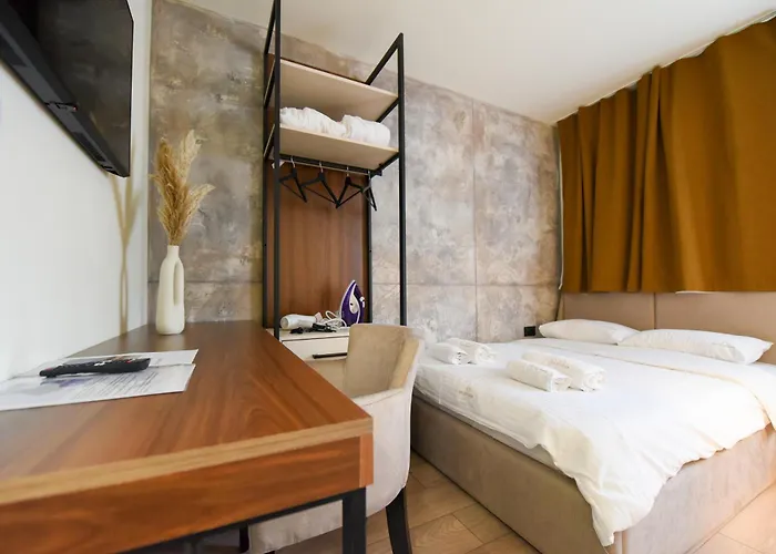 Iva Old Town Apartments Hotel 4*