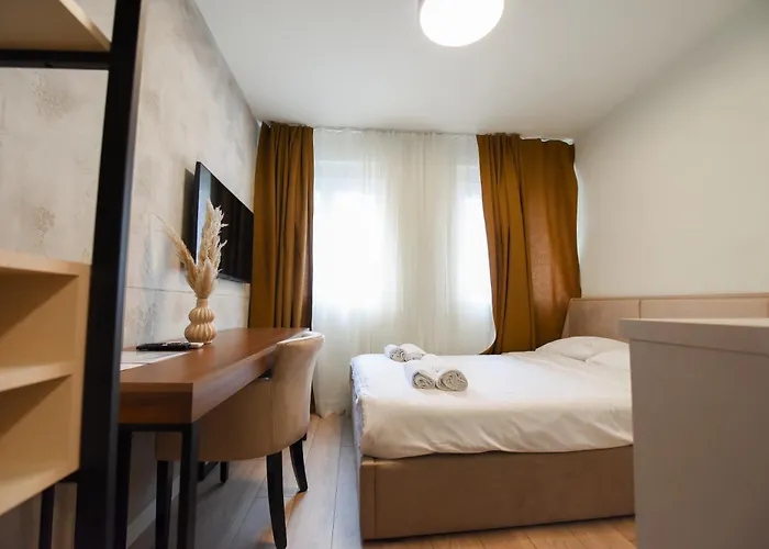 Iva Old Town Apartments Hotel 4*