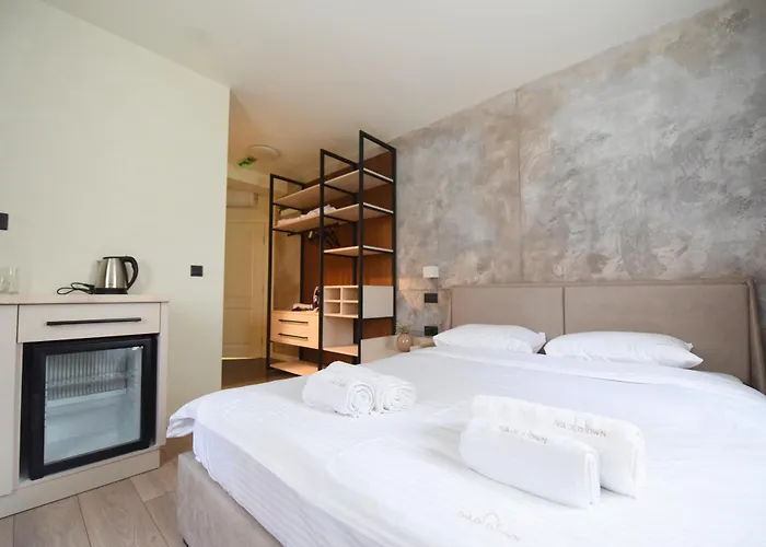 Iva Old Town Apartments Hotel 4*