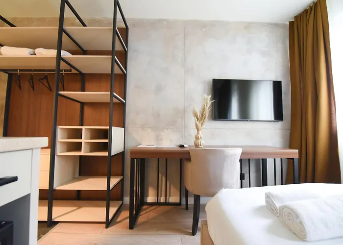 Iva Old Town Apartments Hotel