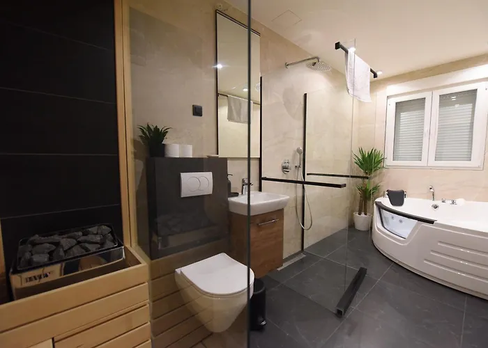 Iva Old Town Apartments Hotel 4*