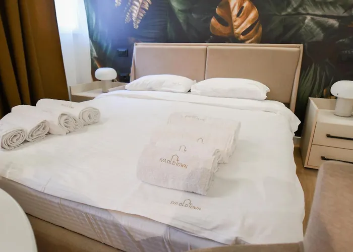 Iva Old Town Apartments Hotel